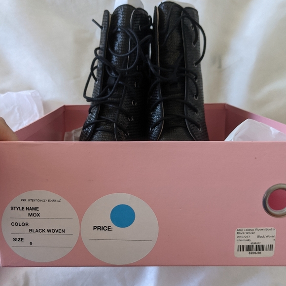 Witchy boots size 9 - Picture 2 of 9